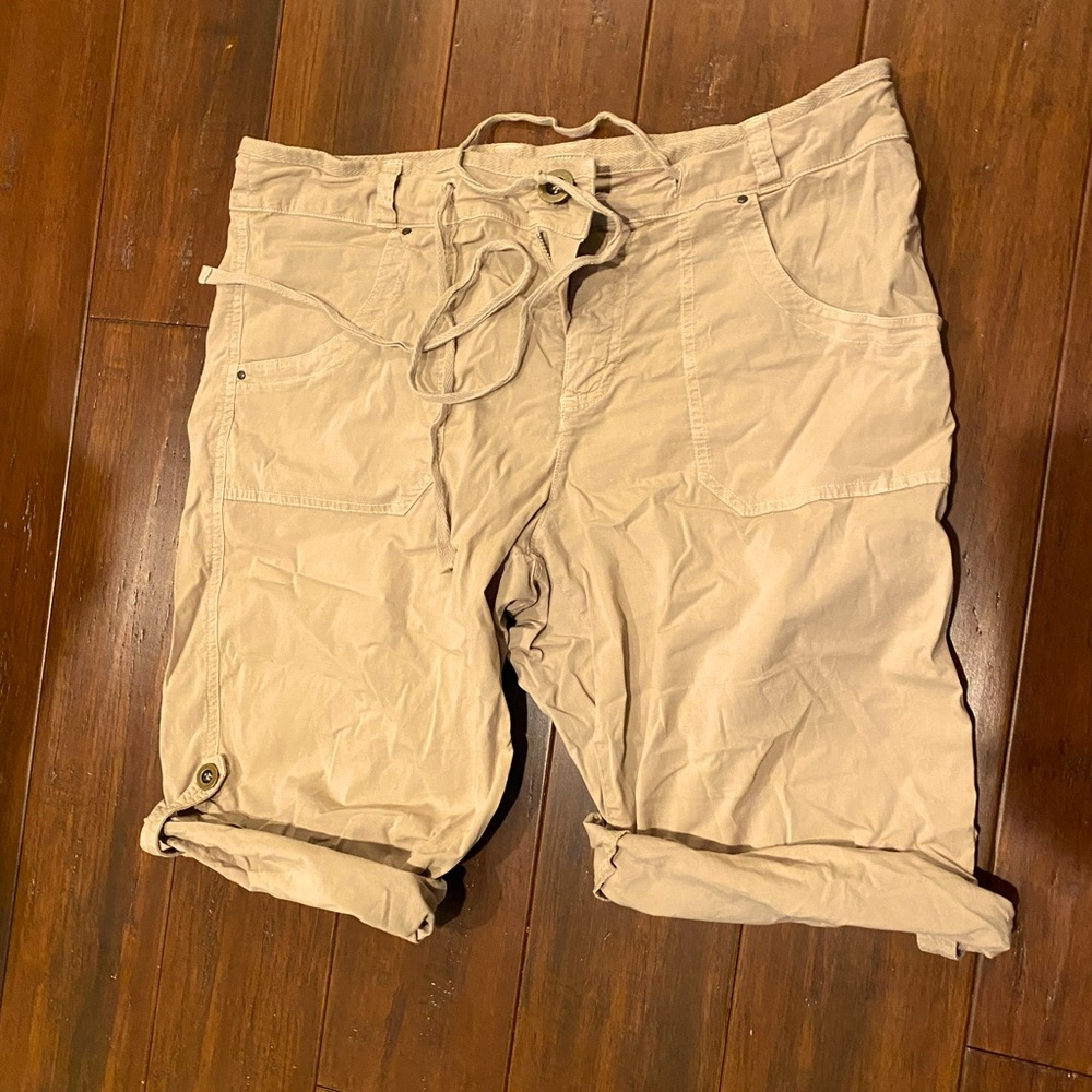 fresh produce women’s shorts size M